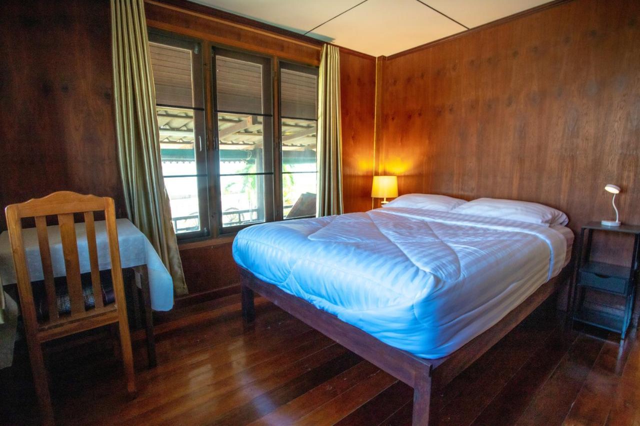 Seesea Thai Wooden House On Beachfront Prachuap Khiri Khan Esterno foto