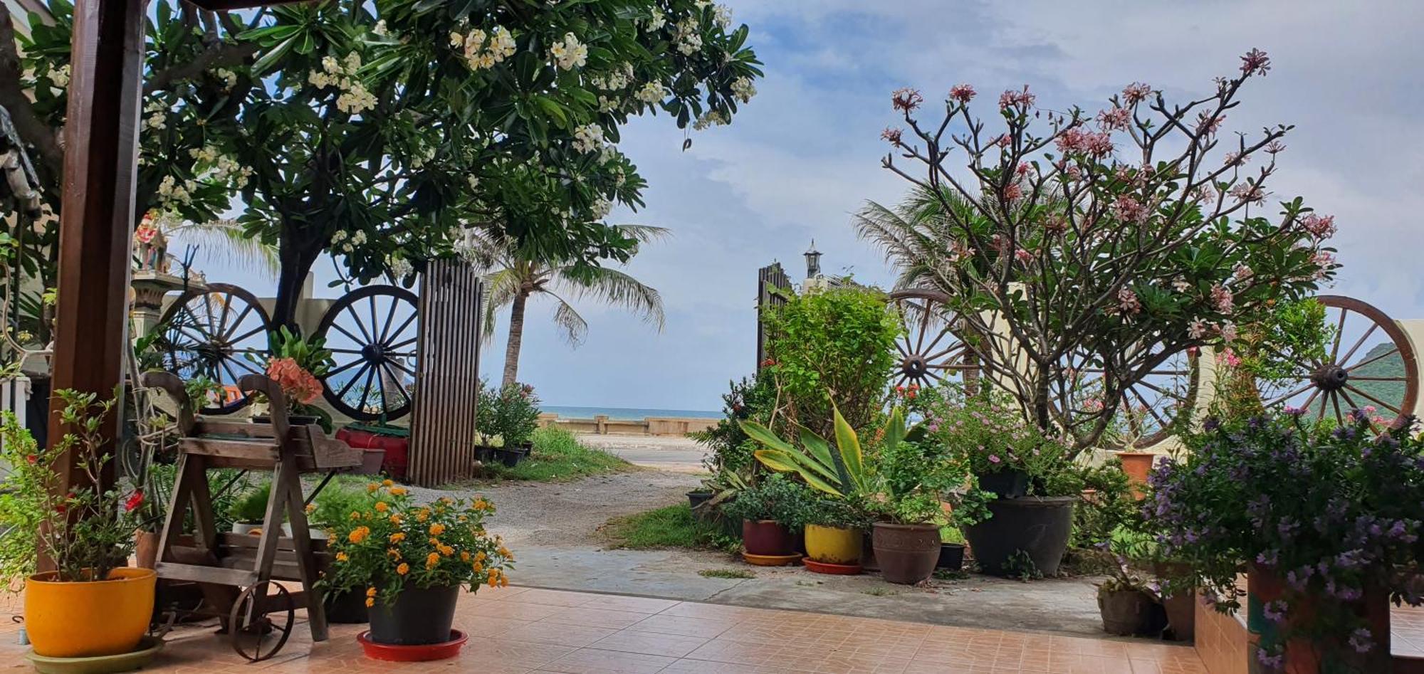 Seesea Thai Wooden House On Beachfront Prachuap Khiri Khan Esterno foto